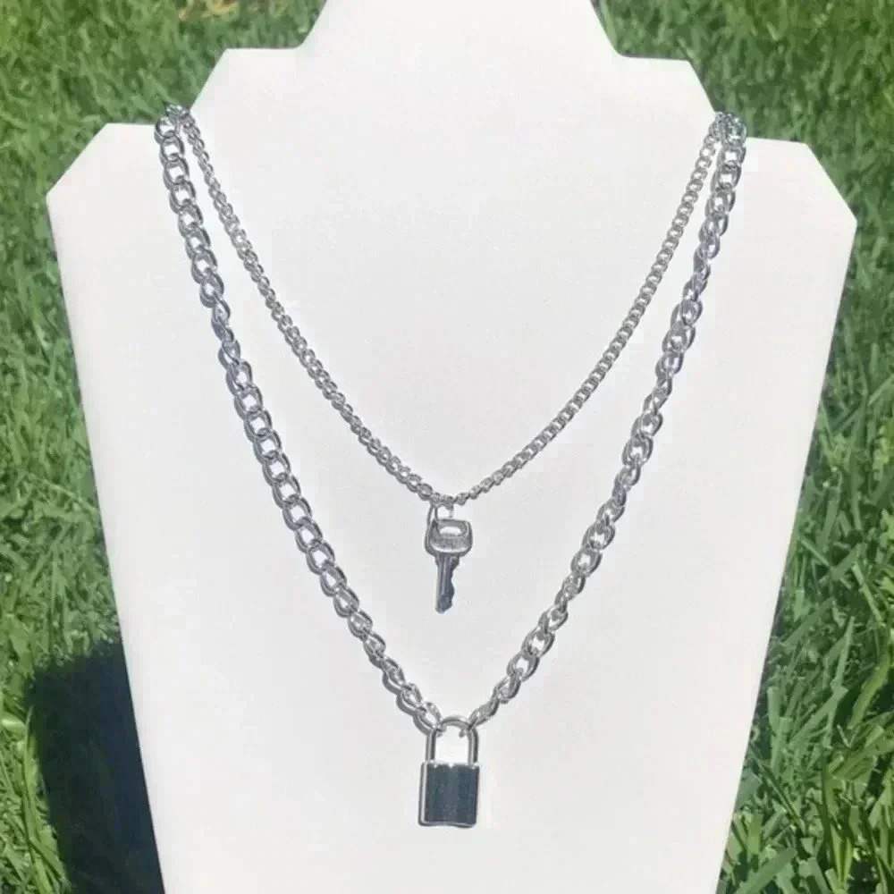 Lock Key Double Layer Silver Necklace Nwt 21$
